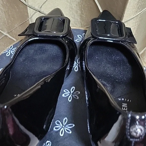 VGUC- Anne Klein ‘Bentley’ Buckle Block Heel Pump - Picture 9 of 13